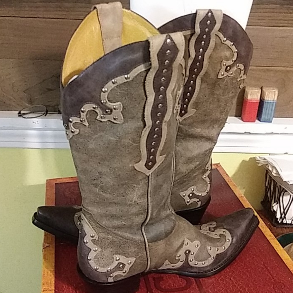 Gianni Bini Ladies Western Boots